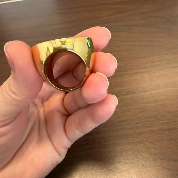 Michael Kors Gold and Tortoiseshell Statement Ring - Picture 6 of 6